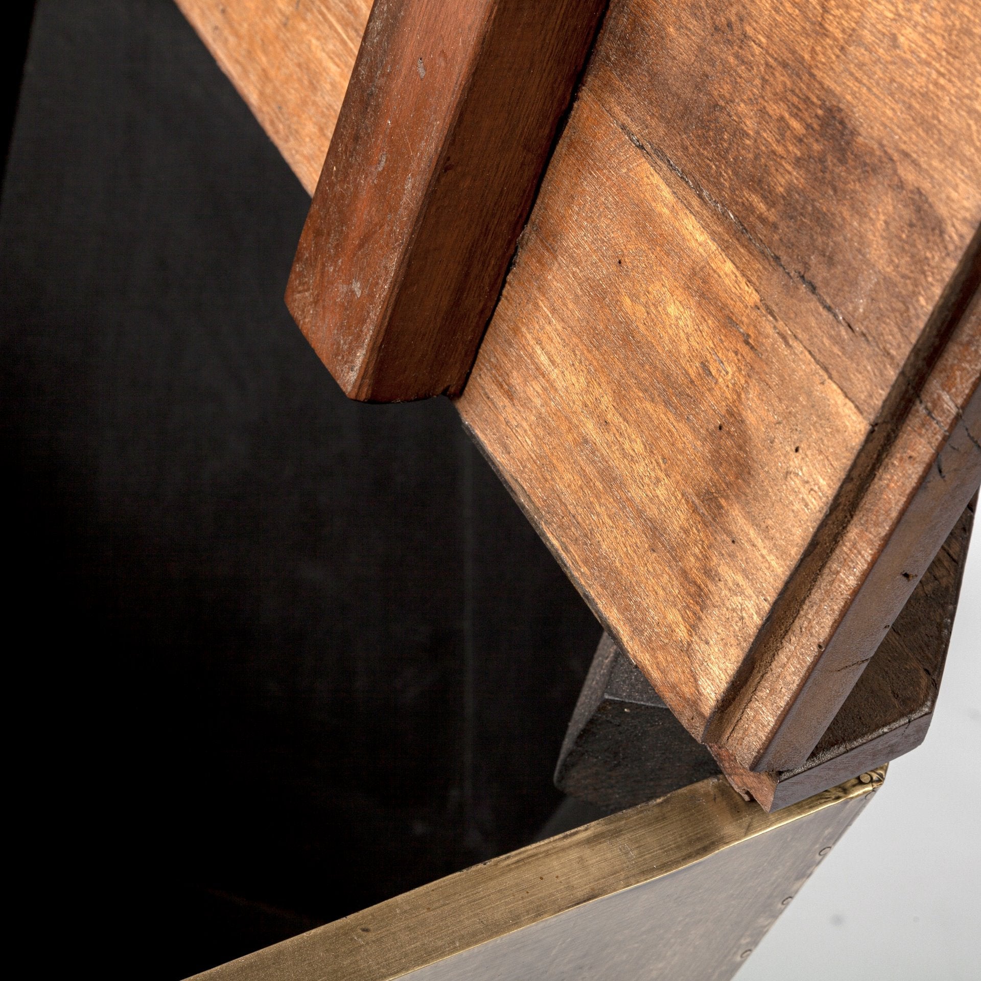 Esagono End/Side Table