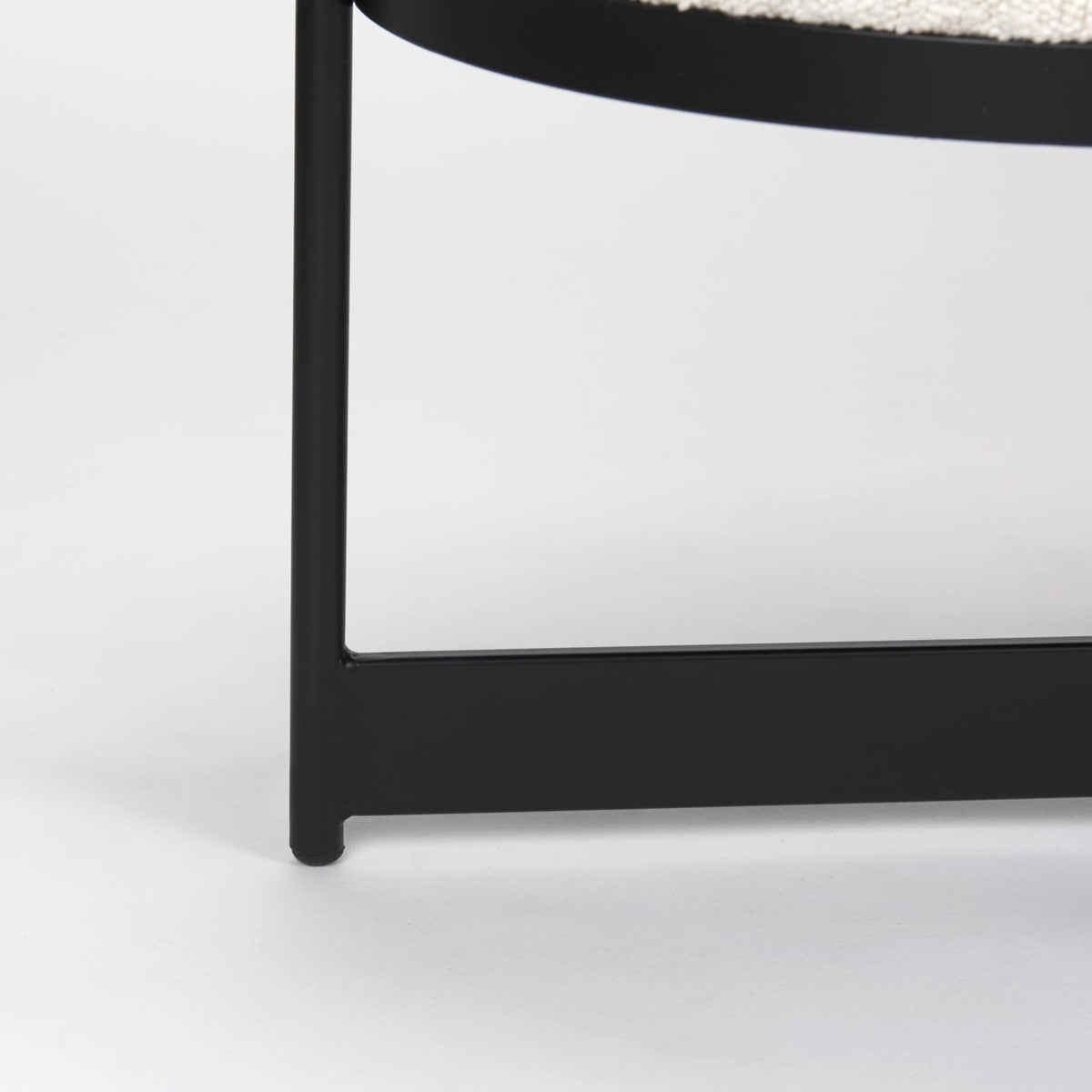 Amelia Bench