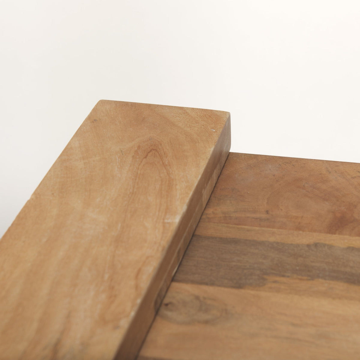 Athelia Accent Table