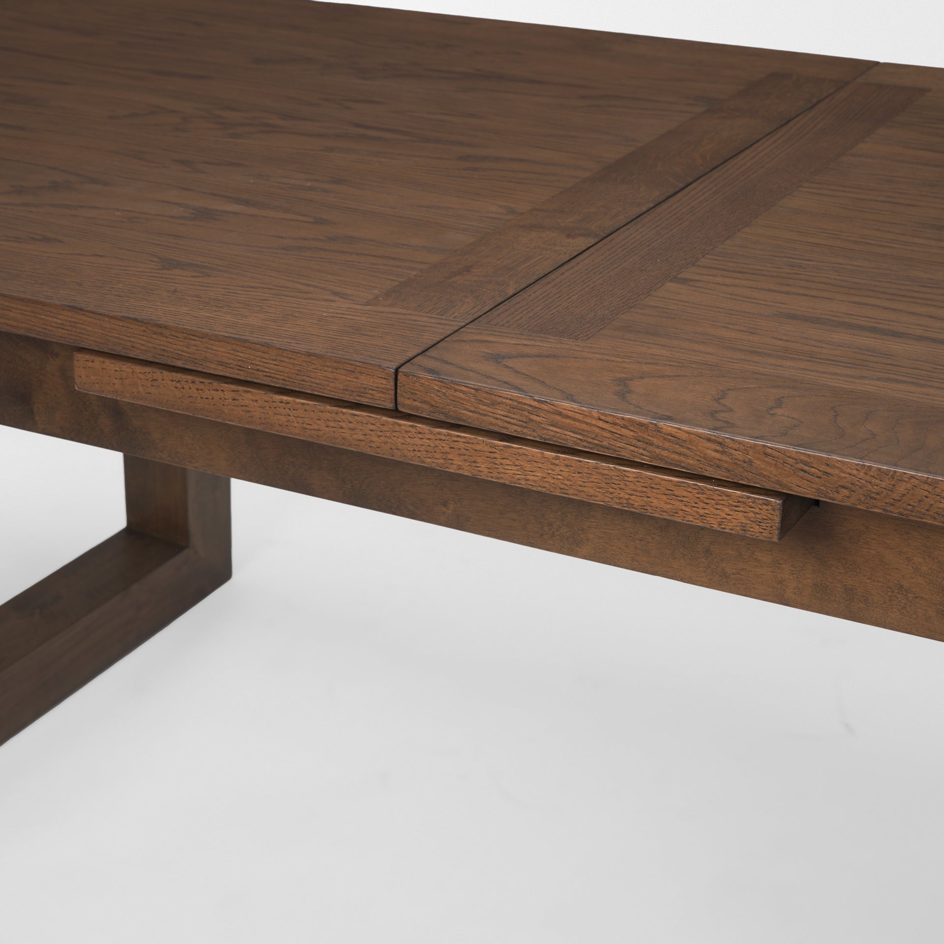 Takota 86.5"-106.25" Dining Table