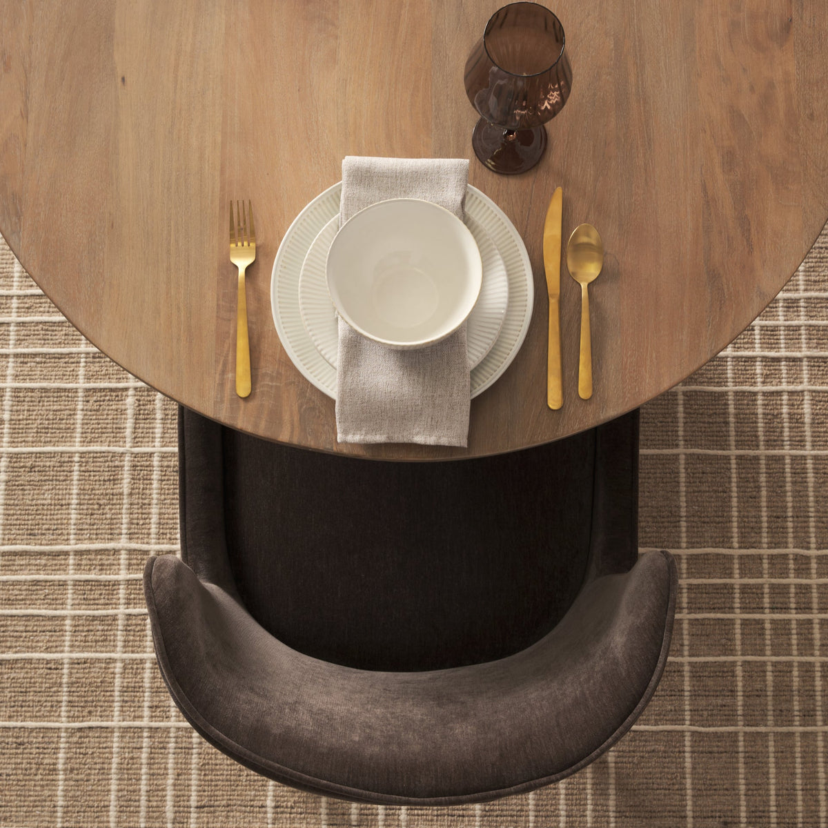 Isla 86.5" Dining Table