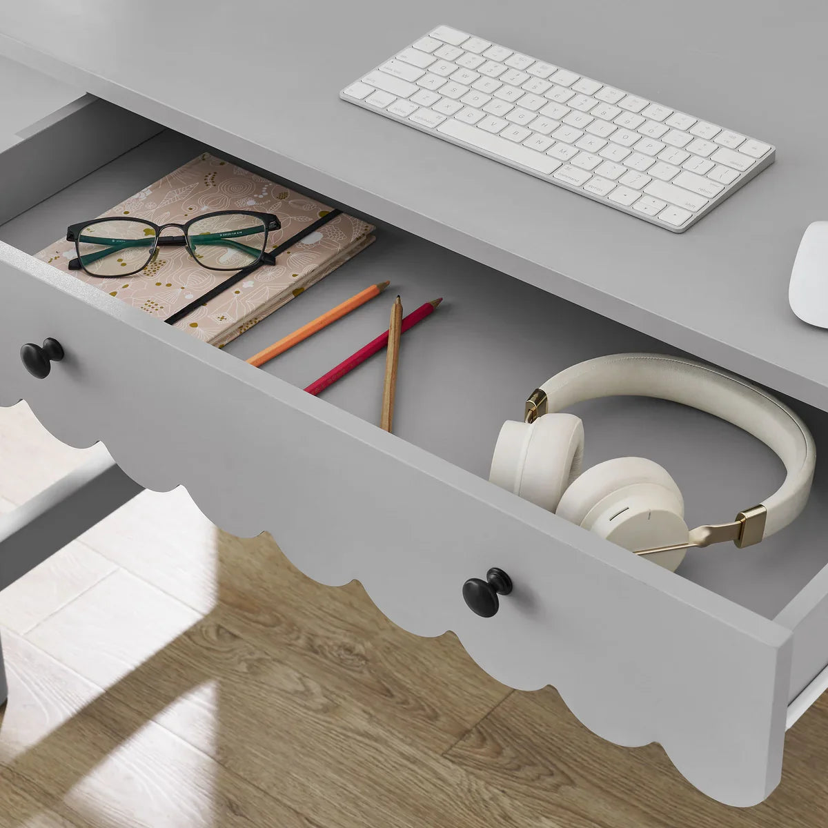Emmeline 1-Drawer Scallop Writing Desk