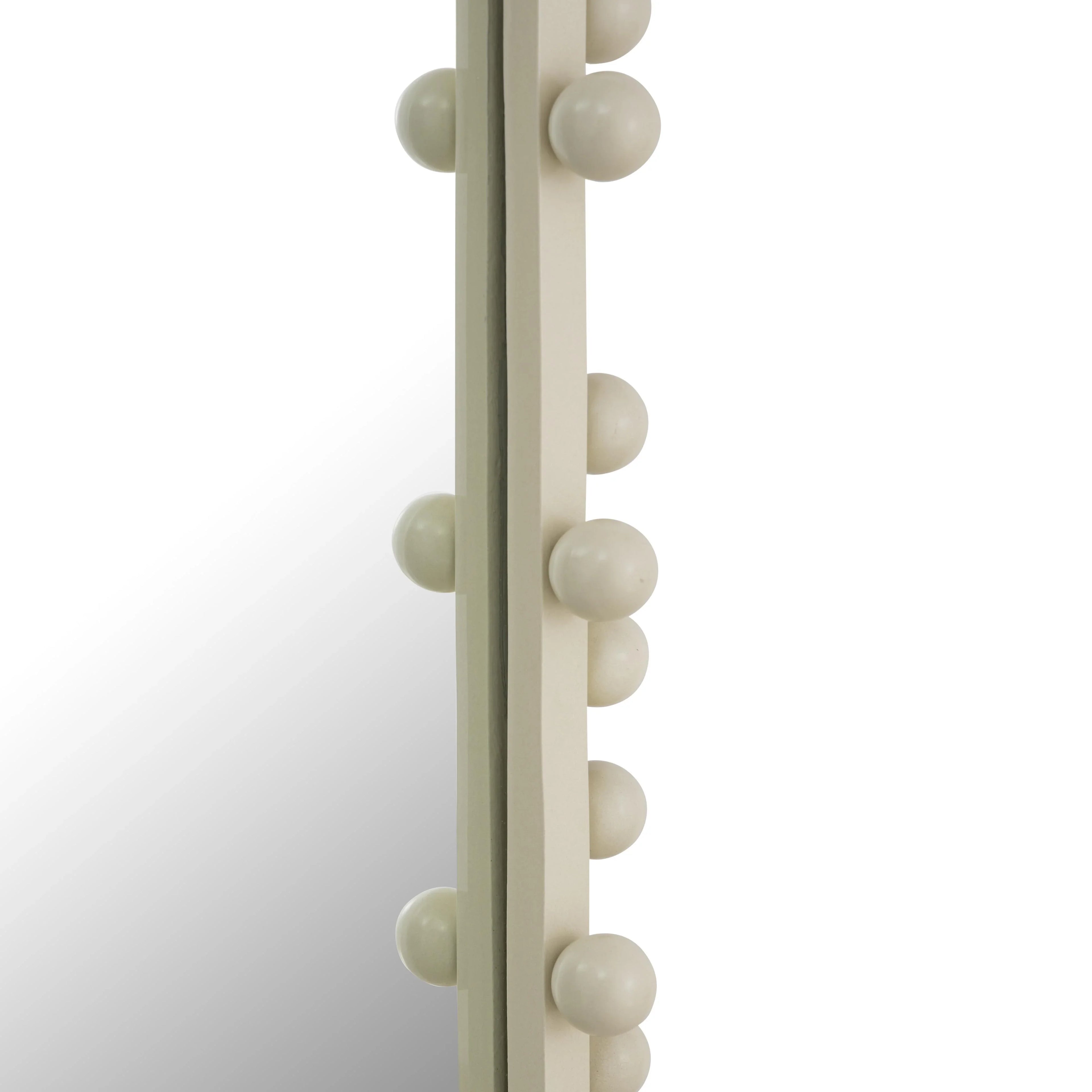 Bubbles Ivory Oval Wall Mirror (17"X31.5"-22.6"X42")