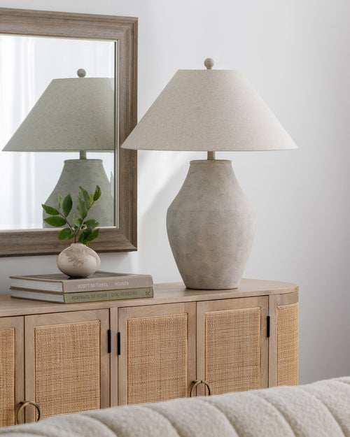 Amaryllis Accent Table Lamp