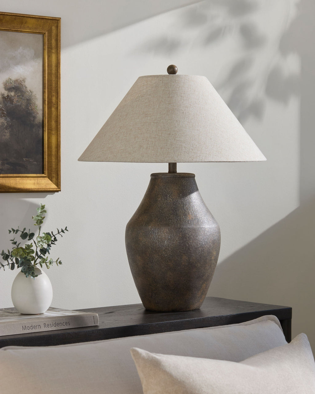 Amaryllis Accent Table Lamp
