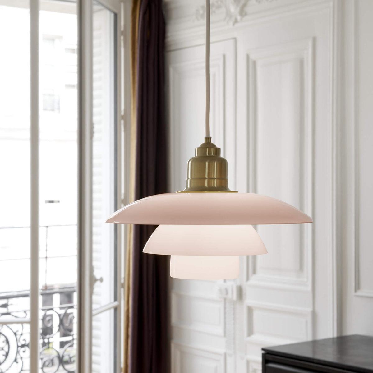 PH 3½-3 Glass Pendant Pale Rose ペンダントライト｜Louis Poulsen